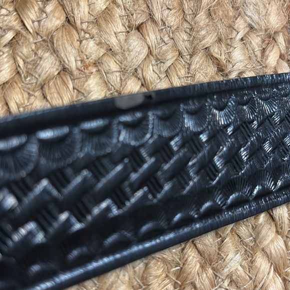 First Responder/ Police / Medics Black Leather Belt Excellent Condition Size 44 - Picture 6 of 7